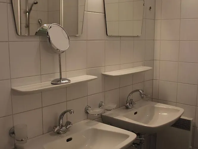 Ξενοδοχείο S14 & *