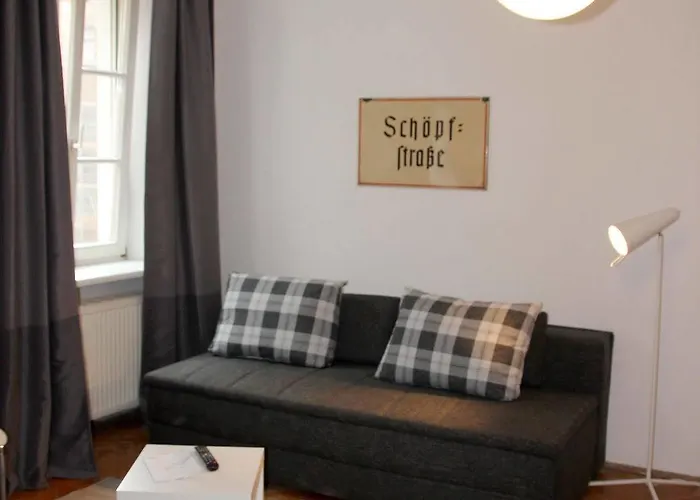 S14 & Ξενοδοχείο *