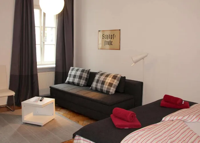 S14 & Ξενοδοχείο Ίνσμπρουκ